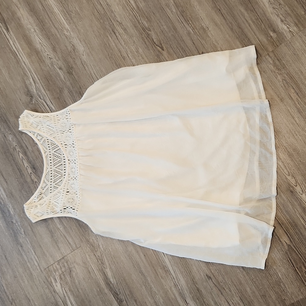 Maternity Top Crocheted Crinkled Layered Sleeveless Tank Top Large white